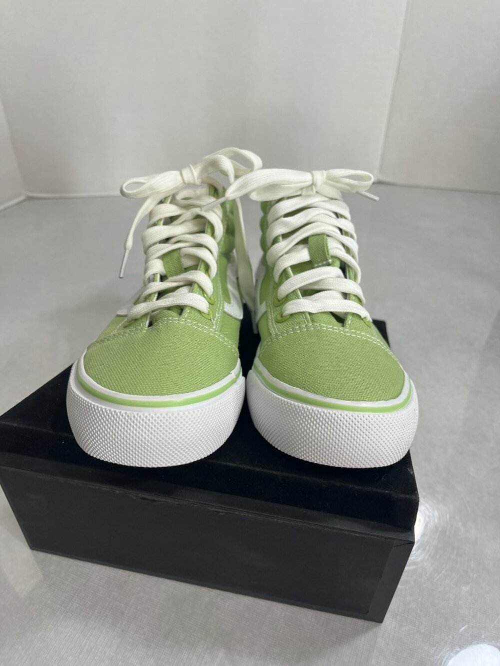 NEW YIBU Green White Canvas High Top Skate Sneakers EU 35 Streetwear - Picture 5 of 11